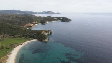 Azapiko Kuzey Sahili yakınlarındaki Sithonia kıyı şeridi, Chalkidiki, Orta Makedonya, Yunanistan