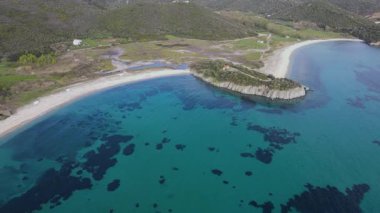 Azapiko Kuzey Sahili yakınlarındaki Sithonia kıyı şeridi, Chalkidiki, Orta Makedonya, Yunanistan