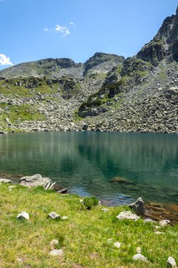 Rila Dağı inanılmaz manzara yakın korkunç göl, Bulgaristan