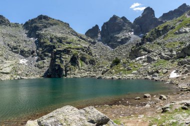 Rila Dağı inanılmaz manzara yakın korkunç göl, Bulgaristan