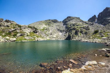 Rila Dağı inanılmaz manzara yakın korkunç göl, Bulgaristan