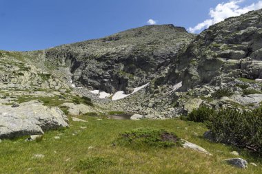 Rila Dağı inanılmaz manzara yakın korkunç göl, Bulgaristan