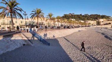 Nazik, FRANCE - 25 Ocak 2024: Nice, Provence Alpes-Cote d 'Azur, Fransa Kıyı Caddesi Panoraması