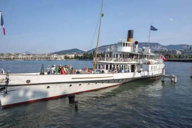 GENEVA, SWitzERLAND - 17 Haziran 2023: İsviçre 'nin Cenevre kentinin şaşırtıcı panoramik manzarası