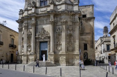 LECCE, İtalya - 12 Mayıs 2024: İtalya 'nın Apulia Bölgesi' ndeki Eski Lecce kasabasının muhteşem manzarası