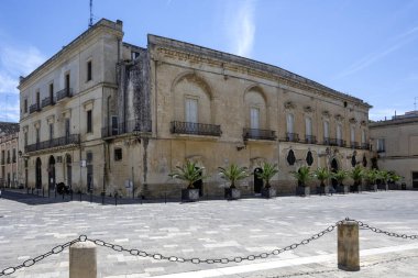 LECCE, İtalya - 12 Mayıs 2024: İtalya 'nın Apulia Bölgesi' ndeki Eski Lecce kasabasının muhteşem manzarası