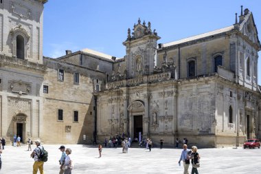 LECCE, İtalya - 12 Mayıs 2024: İtalya 'nın Apulia Bölgesi' ndeki Eski Lecce kasabasının muhteşem manzarası