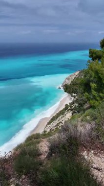 Yunanistan 'ın İyon Adaları' ndaki Egremni Sahili yakınlarındaki Lefkada Sahili 'nin Muhteşem Panoraması
