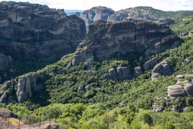 Meteora Manastırları, Teselya, Yunanistan 'ın Bahar Panoramik Manastırı