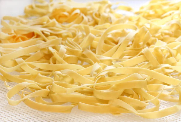 Fresh Homemade Fettucini Pasta Drying Tray Macro Selective Focus Lower — Stock Photo, Image