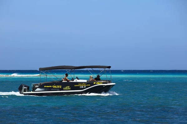 Oranjestad Aruba Juni 2022 Små Privata Charter Motorbåt Cruising Längs — Stockfoto