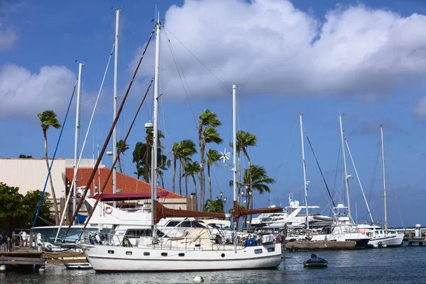 Oranjestad Aruba Juli 2022 Zeilboten Motorboten Wind Creek Seaport Marina — Stockfoto