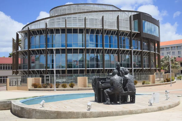 Oranjestad Aruba Juillet 2022 Plaza Padu Avec Sculpture Fontaine Bâtiment — Photo