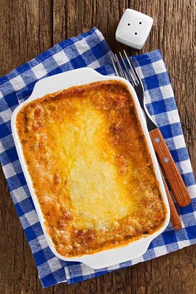 Vers Gebakken Zelfgemaakte Lasagne Ovenschotel Met Gouden Gesmolten Geraspte Kaas Stockfoto
