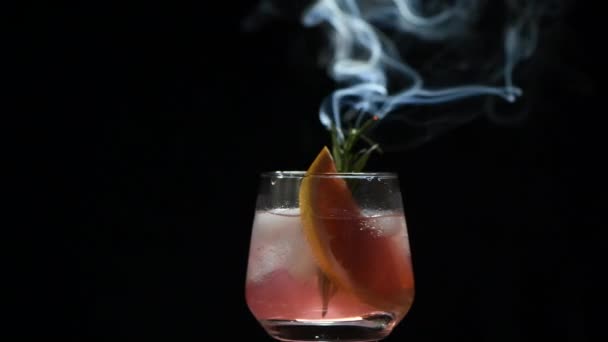 Gin Tonikiem Grejpfrutem Dymiącym Rozmarynem Przepis Jest Świeży Słodki Tym — Wideo stockowe