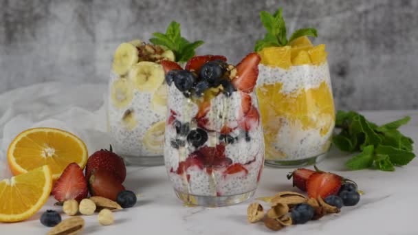 Цей Chia Pudding Зроблений Грецького Йогурту Yogurt Шматочків Фруктів Меду — стокове відео