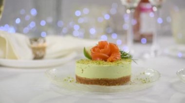 Somonlu Avokado Timbali