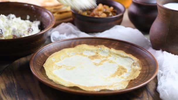 Fill Thin Pancakes Cottage Cheese Honey Raisins Powdered Sugar Mint — Stock Video