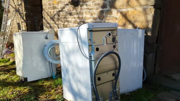 Dump Non Working Washing Machines Several Broken Washing Machines House — Video Stock