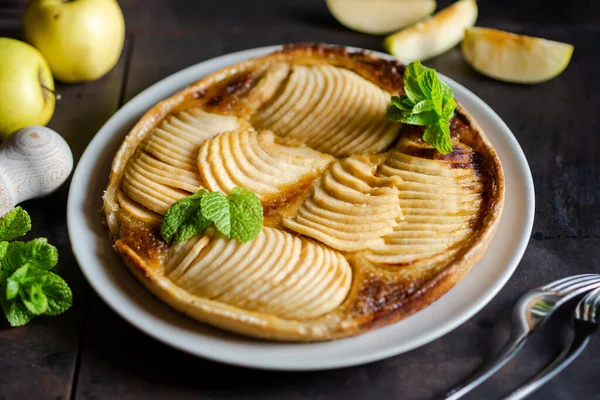 Apple French Pie Temptation Black Background Traditional Open Pie Sliced — Stock Photo, Image