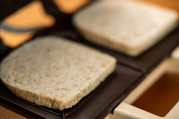Хлеб Поджаренный Цельнозерновой Муки Сэндвич Машине — стоковое фото