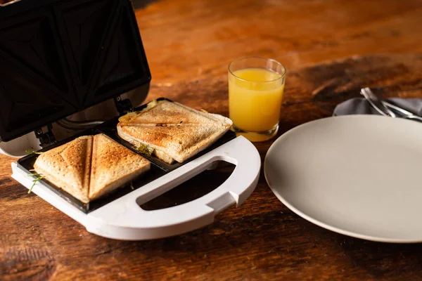Toasted Sandwiches Toast Sandwich Empty Plate Glass Orange Juice Wooden — Stock Photo, Image