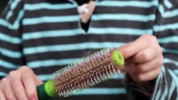 Fallen Hair Comb Hands Clean Comb — Stock Video