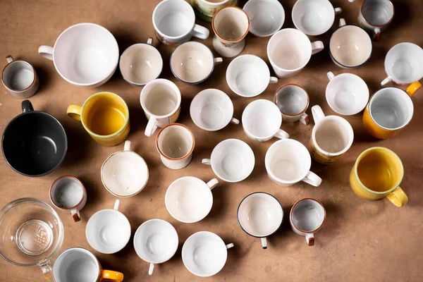 Jede Menge Leere Tassen Auf Dem Boden Kaffee Teetassen — Stockfoto