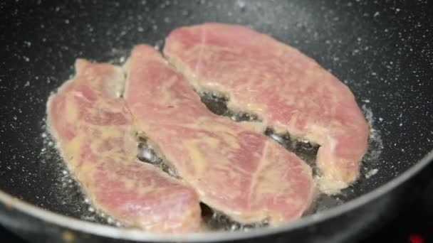 Pork Meat Pieces Breaded Sizzling Pan Flipped — Stock Video