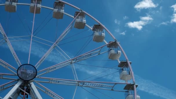 Luc Sur Mer France August 2023 Ferris Wheel Blue Sky — Stock Video