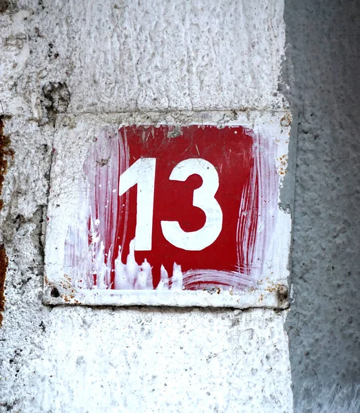 Dům Číslo Červeném Plechu Smaltovaný — Stock fotografie