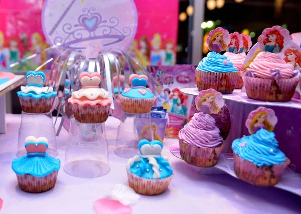 Cupcakes Anniversaire Rose Décoration Colorée Fête Anniversaire — Photo