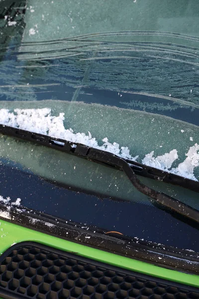 Παγωμένο Παράθυρο Ενός Αυτοκινήτου Την Κρύα Χειμωνιάτικη Μέρα Πρωινή Λήψη — Φωτογραφία Αρχείου