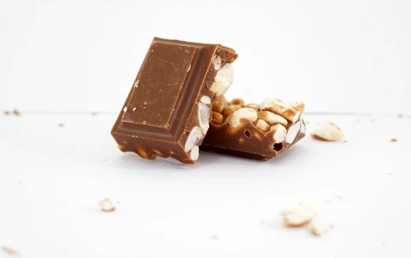 Barra Chocolate Arroz Sobre Fundo Branco — Fotografia de Stock