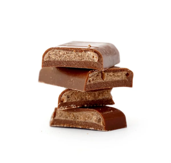 Barra Chocolate Recheada Pedaços Quebrados Sobre Fundo Branco — Fotografia de Stock