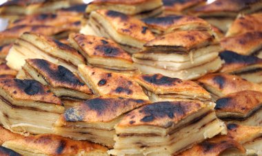 Gomleze adı verilen geleneksel ev yapımı macedonian pastası..