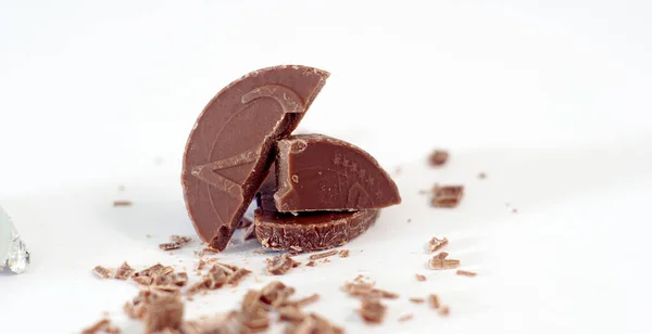 チョコレート コイン 甘いユーロマネー金融と甘い食べ物のテーマ — ストック写真