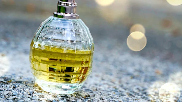 Egy Üveg Parfüm Womens Eau Parfum Gyönyörű Gyümölcsös Illat Nők — Stock Fotó