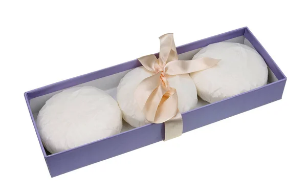 Zelfgemaakte Zeep Met Lavendelolie Geïsoleerd Wit — Stockfoto