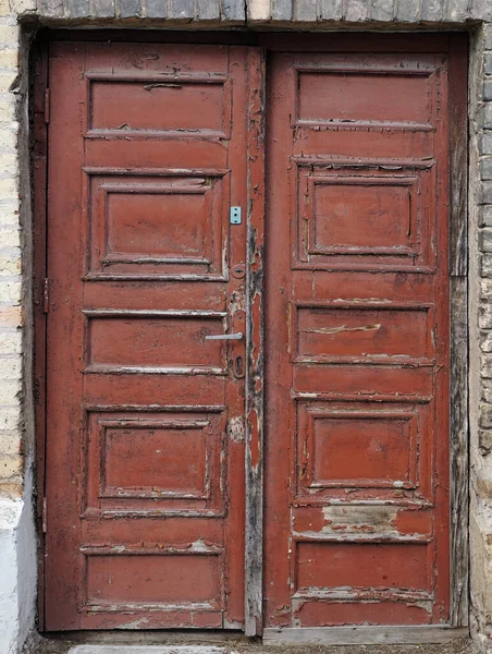Altes Zerstörtes Holz Tür Einem Backsteinhaus — Stockfoto