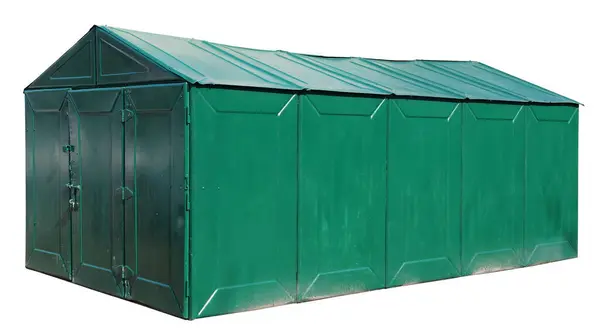 Garagem Verde Caseira Feita Folhas Metal Isolado Branco — Fotografia de Stock