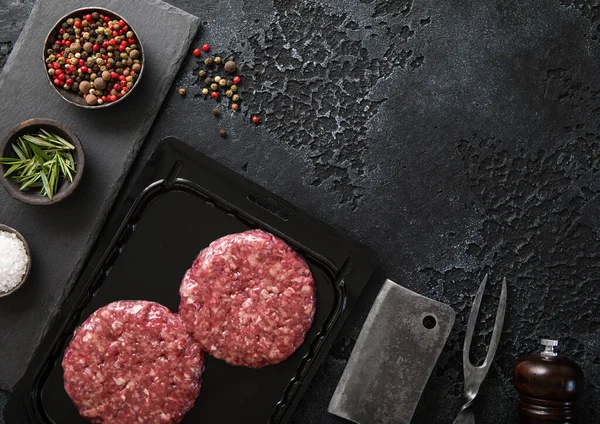 Rauwe Rundvlees Hamburgers Verzegeld Vacuüm Lade Met Vork Hakmes Wtone — Stockfoto