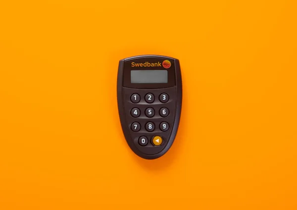 London November 2022 Swedbank Code Calculator Orange Background Online Banking — Stock Photo, Image