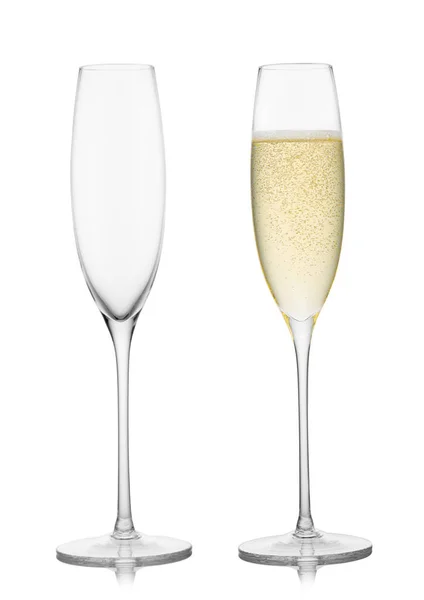 Gula Gyllene Fulla Och Tomma Champagneglas Vitt — Stockfoto