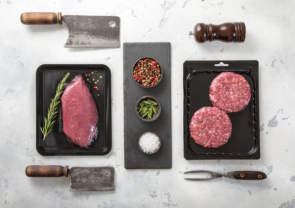 Raw Fresh Beef Sirloin Fillet Steak Mince Burgers Sealed Vacuum — Zdjęcie stockowe