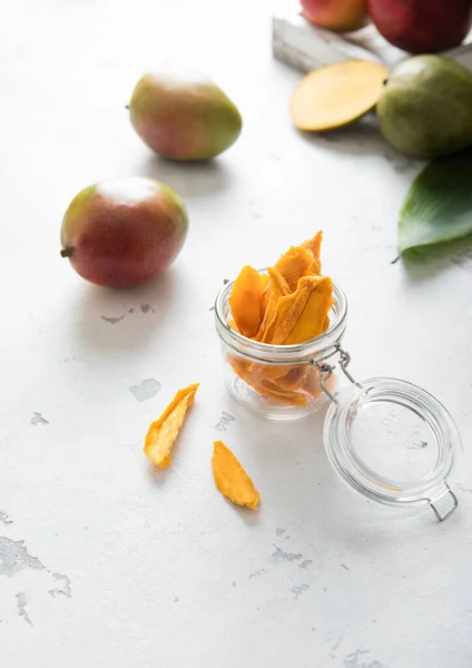 Mango Dried Sweet Slices Fresh Raw Mangoes — Stock Photo, Image