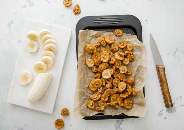 Baking Tray Dried Banana Chip Slices Raw Peeled Banana — Stock Photo, Image