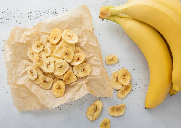 Crunchy Dried Banana Chips Baking Paper Bio Fresh Bananas Light — Stock Photo, Image