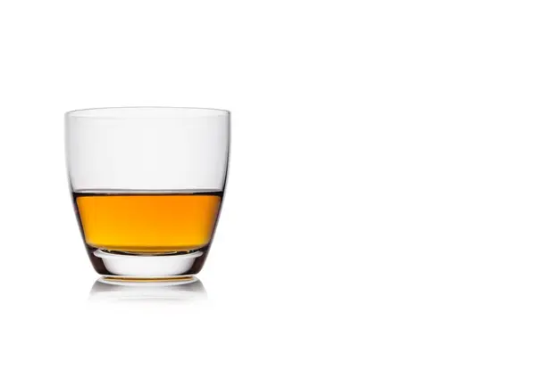 Schottischer Whisky Kristallglas Auf Weißem Hintergrund Raum Für Text — Stockfoto