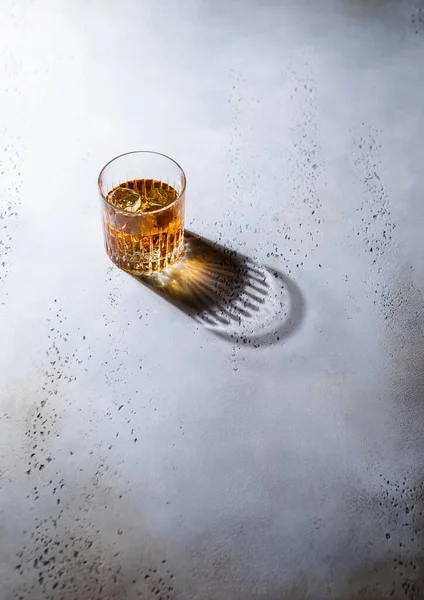 Whiskey Crystal Glass Ice Cubes Black Shadow Top View — Stock Photo, Image